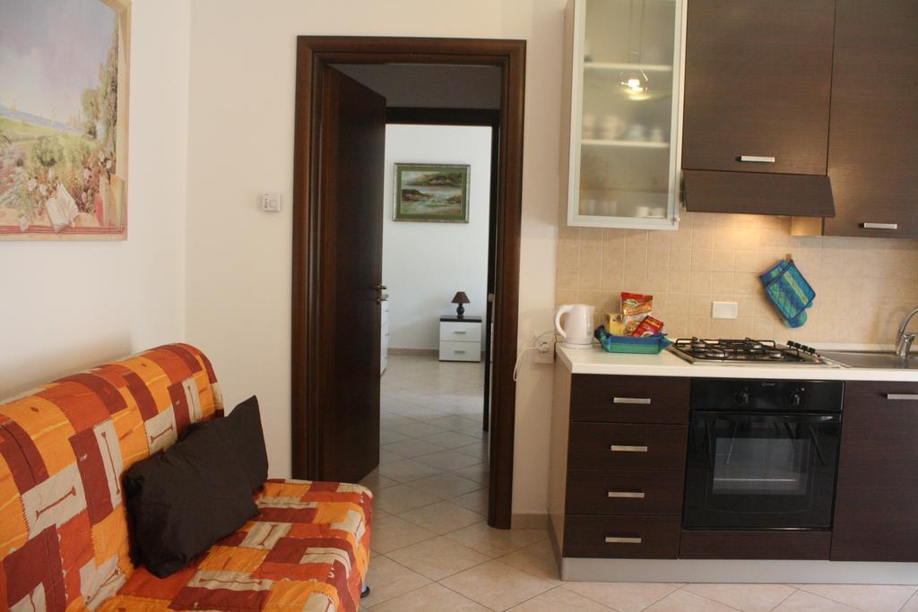 La Dimora Di Paola Appartement Lecce Kamer foto