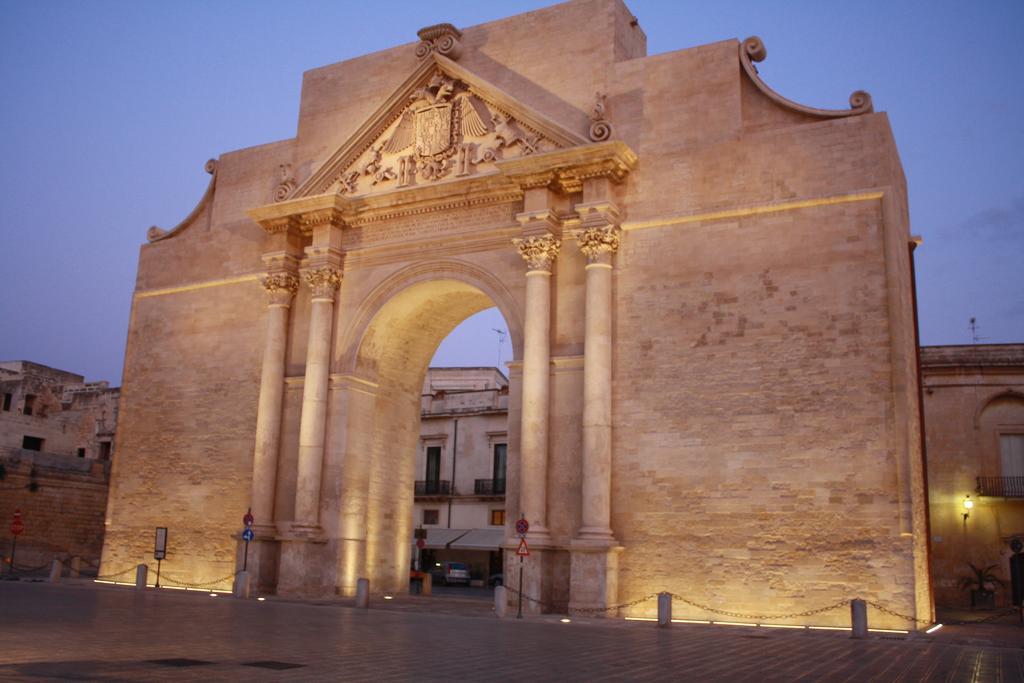 La Dimora Di Paola Appartement Lecce Buitenkant foto